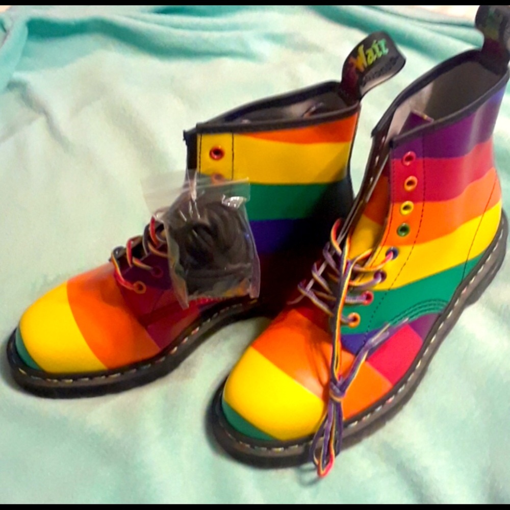 DOC Dr. Martens 🏳️‍🌈PRIDE BOOTS🏳️‍🌈 UK 8 W10 M9